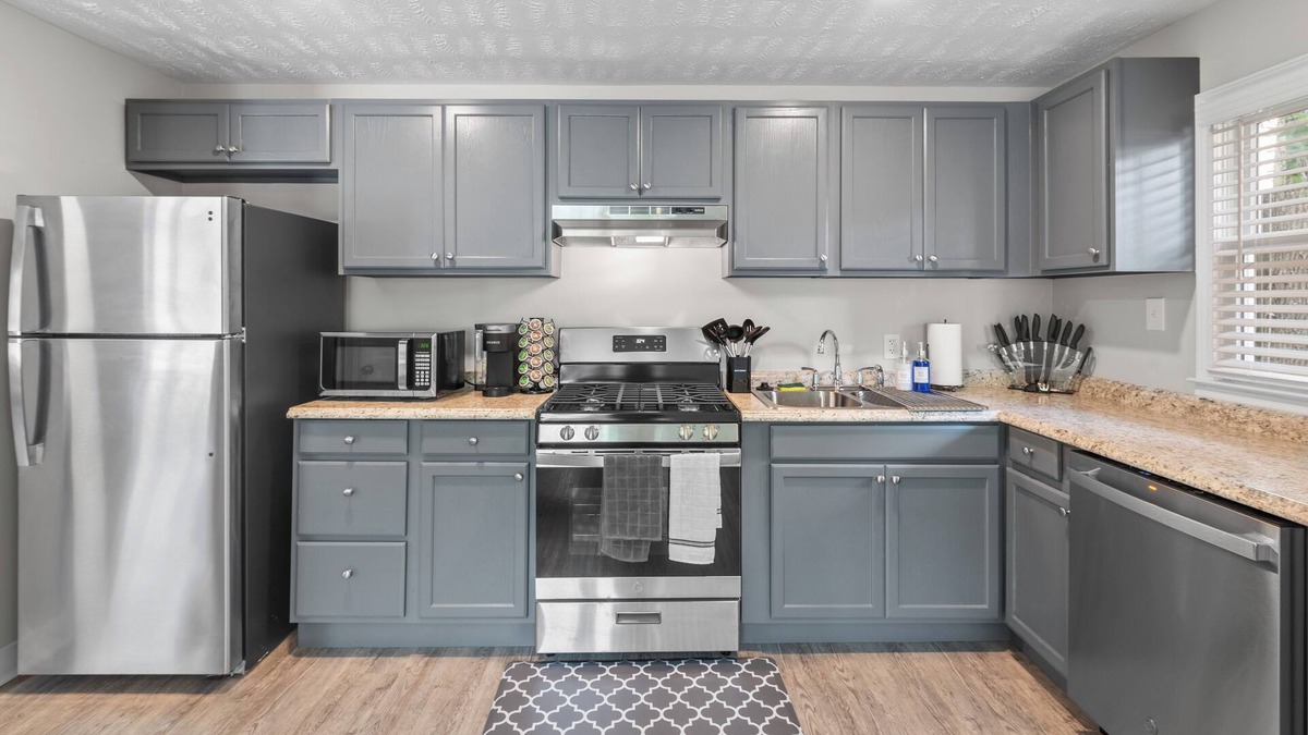 Marietta House | Renovated 5BD Townhome; 2 Minutes from Serene Marietta Square Highlights