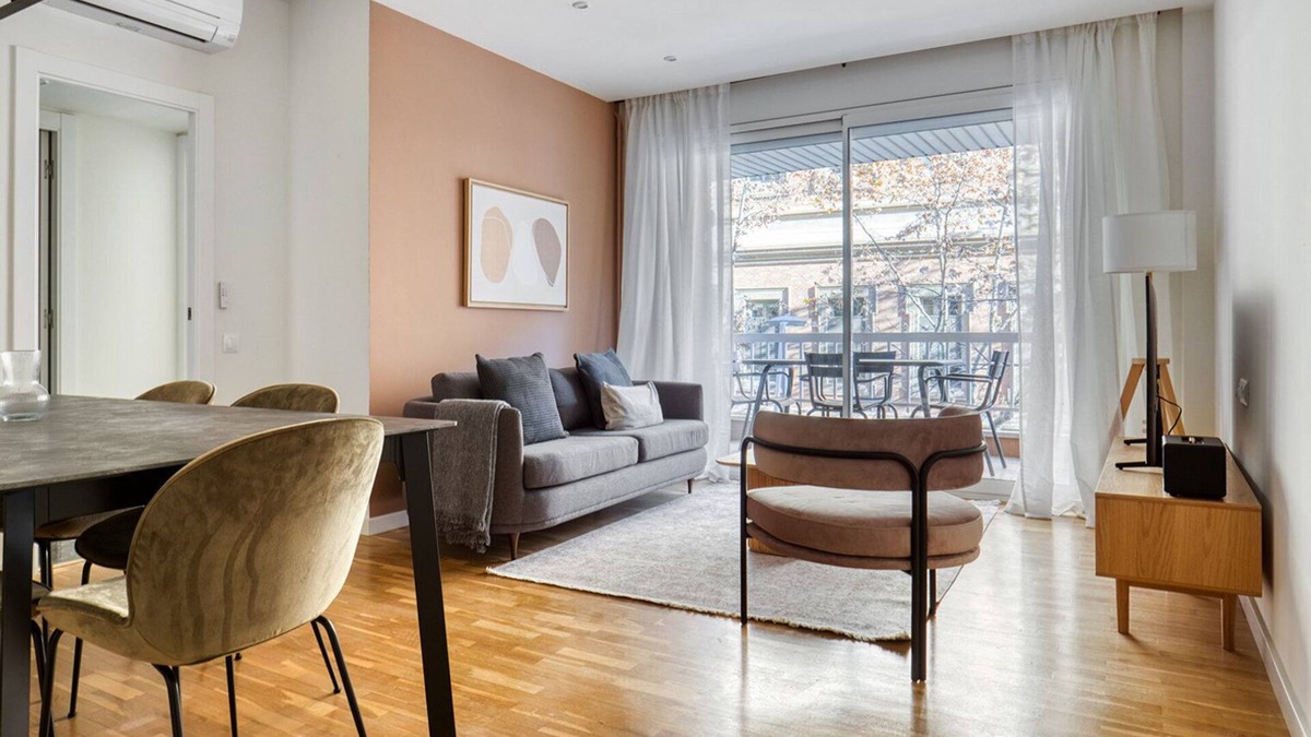 L'Antiga Esquerra de l'Eixample Apartment | Renovated Antiga Esquerra de l'Eixample 3BR w/Balcony, by Blueground