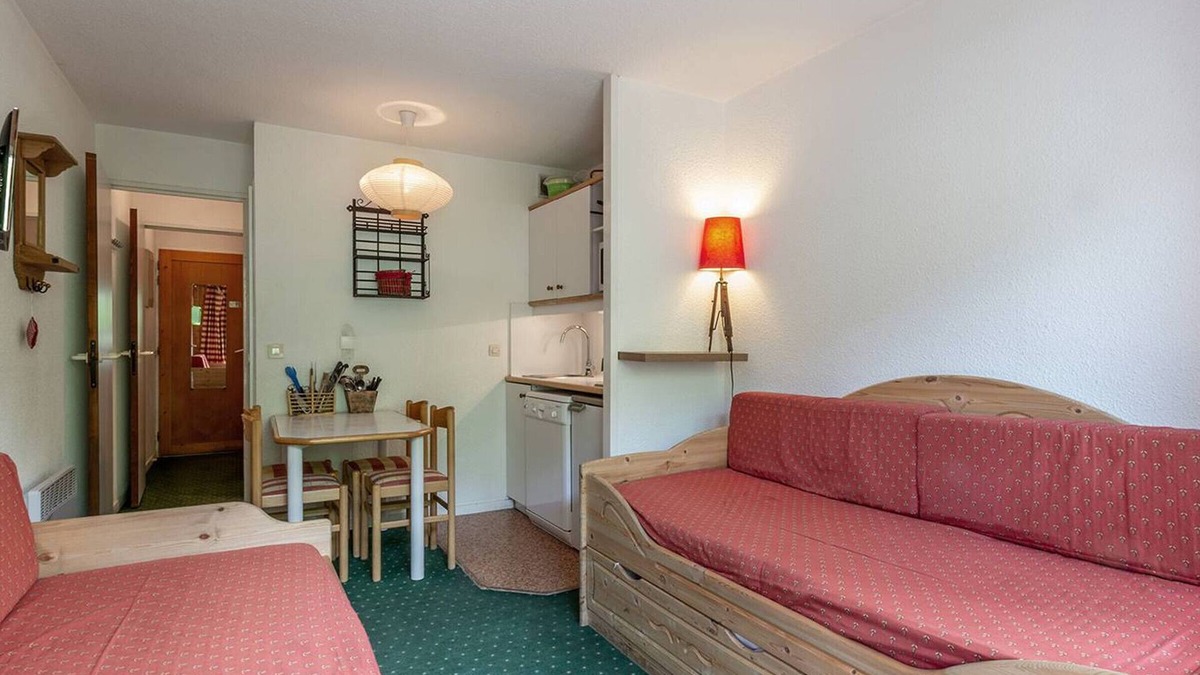 Les Allues Apartment | Renovated apartment in Méribel Mottaret - Near slopes!