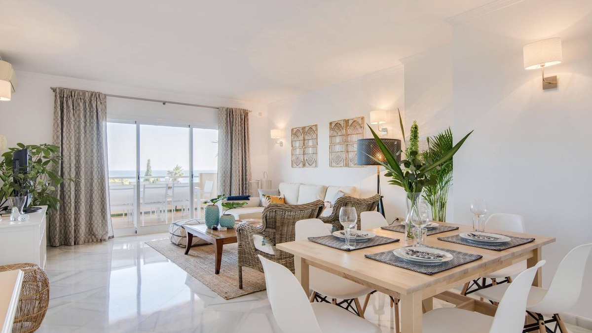 Urbanizacion Pinos Verdes Apartment | Renovated apartment with sea views close to the beach, restaurants and shops