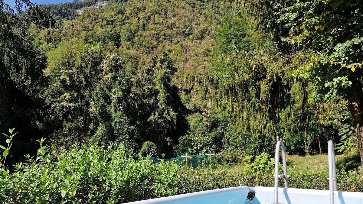 Gallicano House | Renovated Barn Apartment, Private Pool, Amazing Walking Routes, Near Restaurant