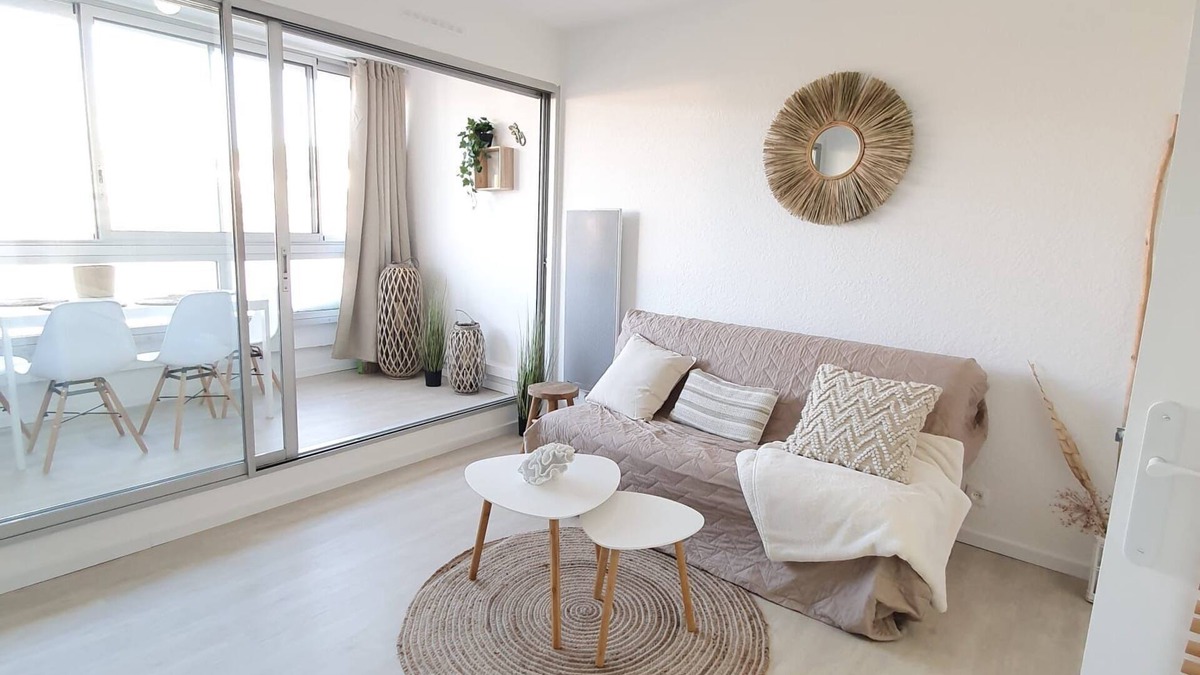 La Petite Motte Condo | Renovated Boho Studio ☀ Pool | Beach | Queen-size bed