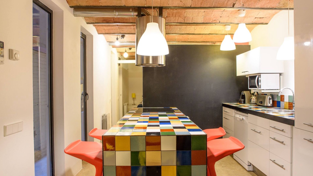 Gracia House | Renovated Charming & Modern 2BR Loft in Gracia WIFI + Parking 30m away Ramblas