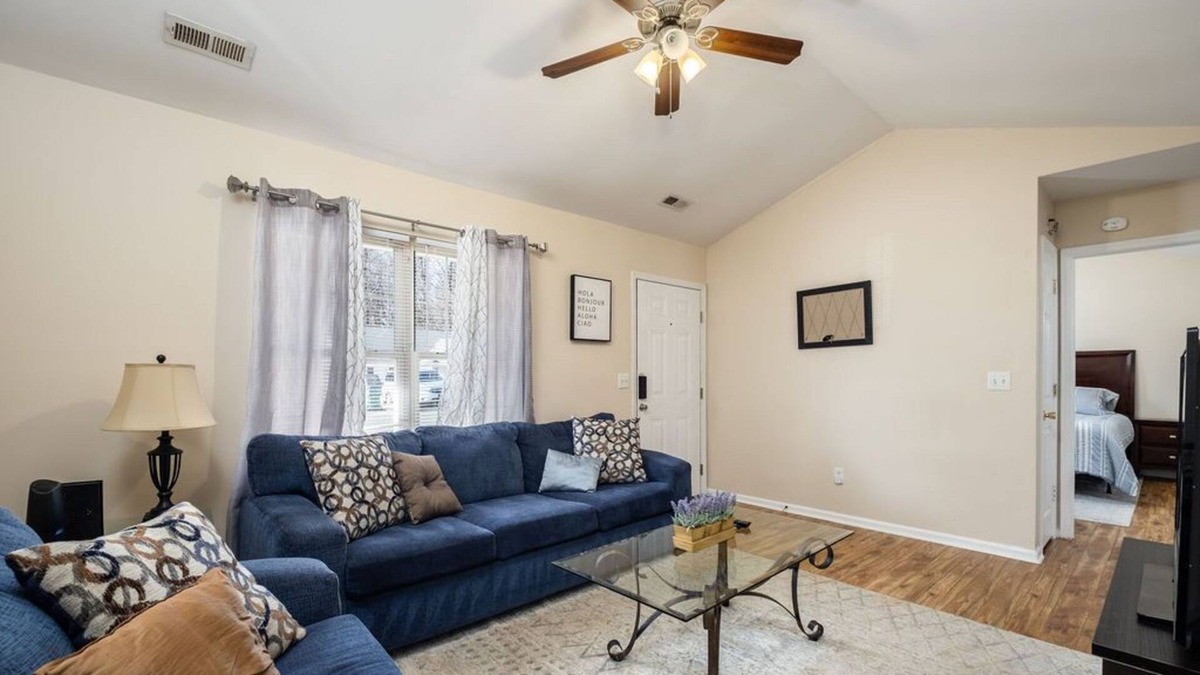 Paw Creek House | Renovated CLT Home Great for Couples | Friends| Families + Kids | Solo Travelers