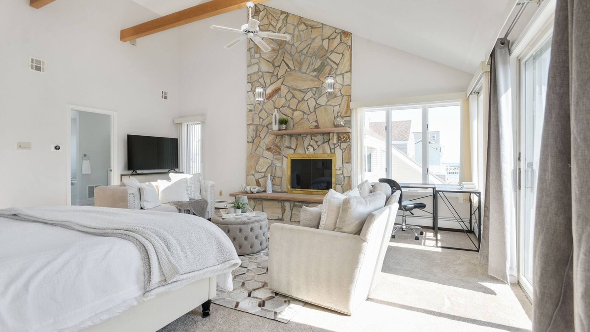 Point Pleasant - Toms River House | Renovated Contemporary with Bay views & Pool!