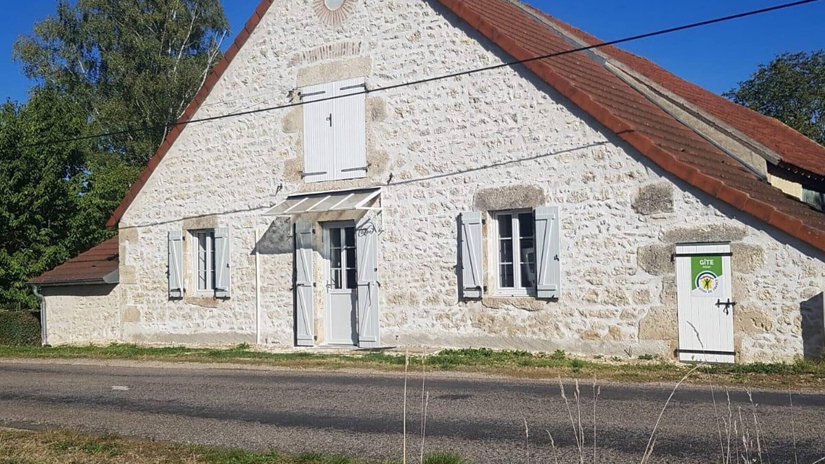 Rongeres Cottage | Renovated countryside house with garden near Vichy