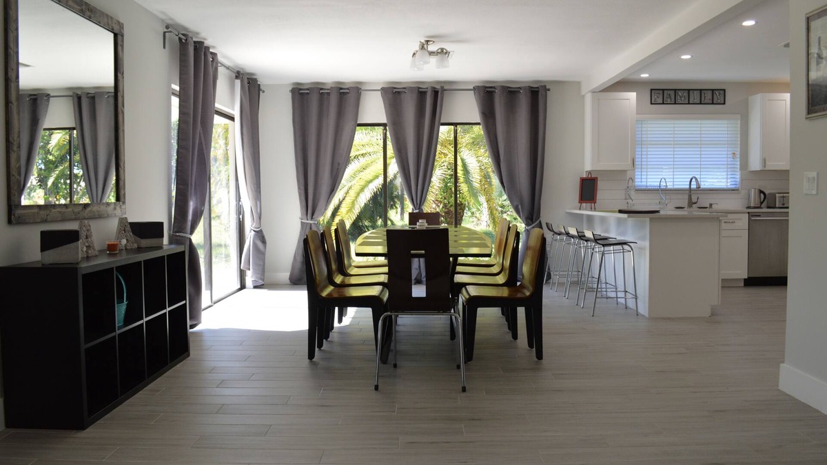 High Point House | Renovated Delray Beach Heated Pool House BBQ RV & Boat Parking