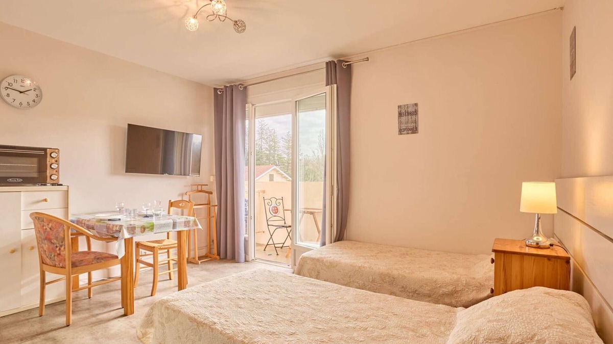 Barbotan-les-Thermes Apartment | Renovated studio with south balcony in Barbotan