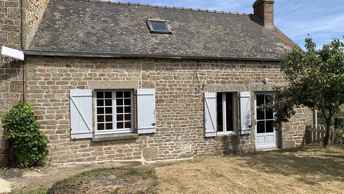 Herce House | Renovated French Country Bungalow for Two - A Home for Your Next Holiday