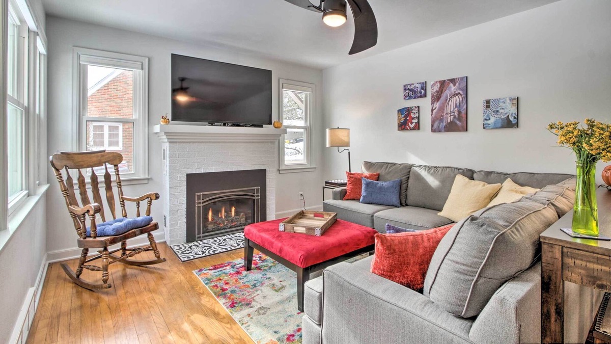 Dubuque House | Renovated Historic Home < 1 Mile to Eagle Point!