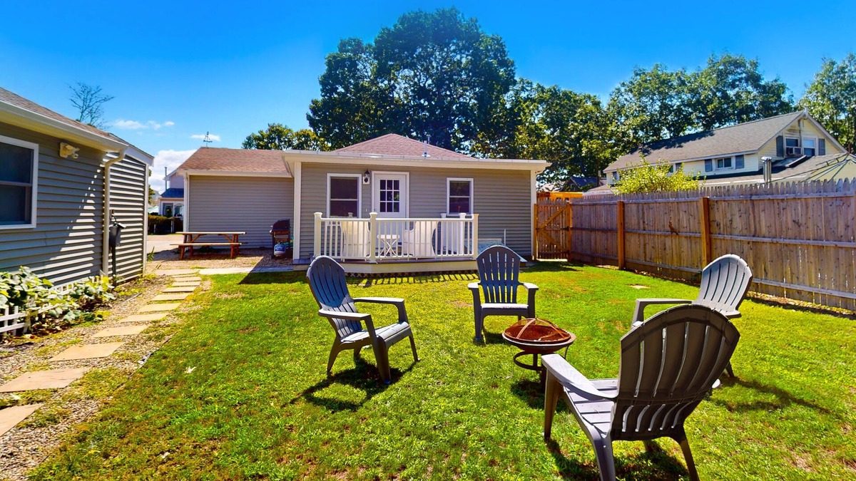 Wareham Center House | Renovated home and cottage with enclosed yard, grill, W/D - close to the beach
