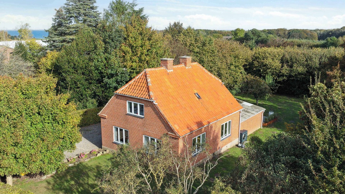 Skovbyballe House | Renovated home in rural idyll, close to the beach