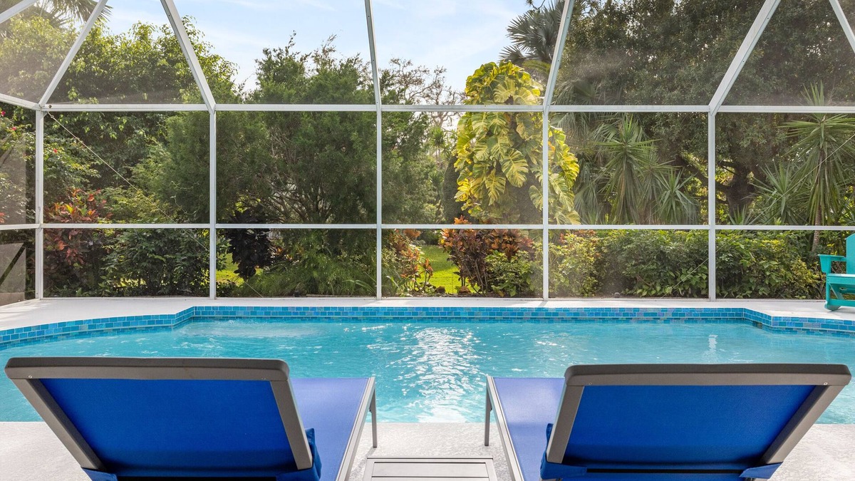 Laurel House | RENOVATED HOME WITH HEATED POOL LESS THAN 2 MILES TO NOKOMIS BEACH!