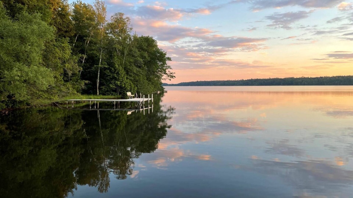 Lac du Flambeau House | Renovated House on Fence Lake for Families, Sunset View, Boat Dock, Snomo Access