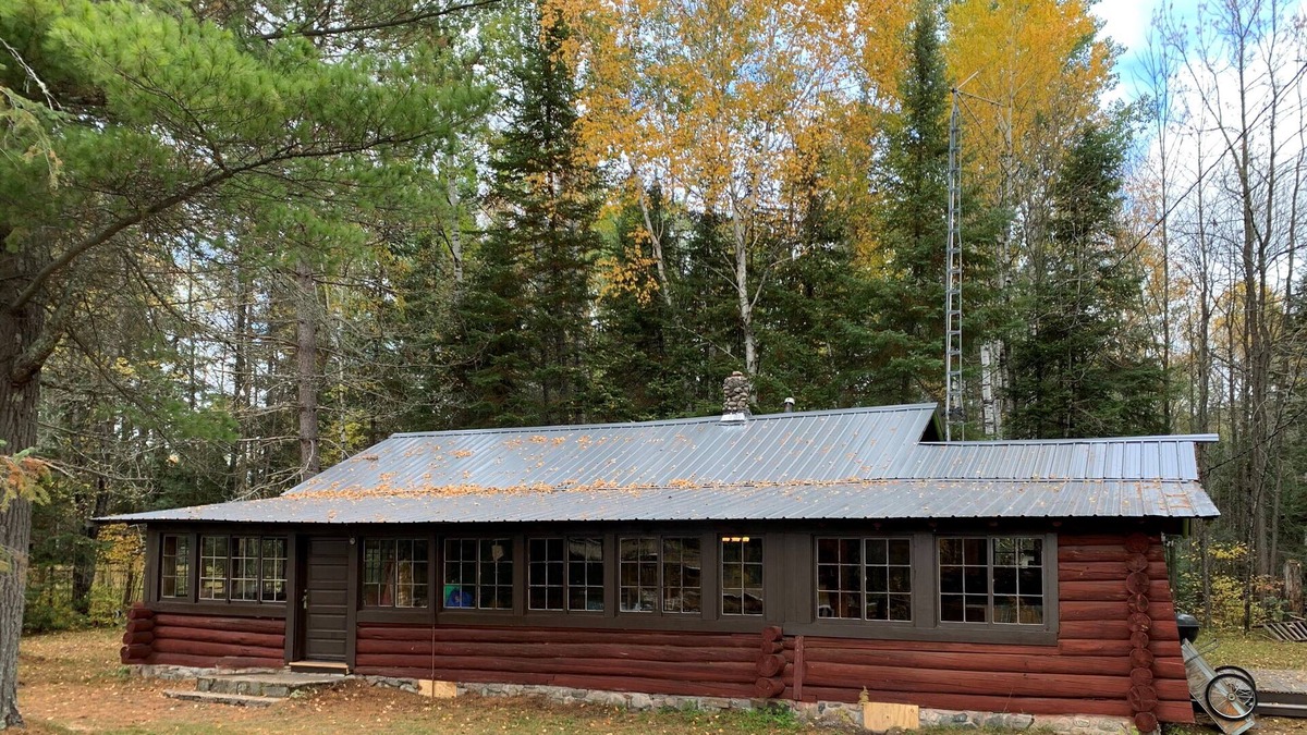 Crane Lake Cabin | Renovated Log Cabin on Crake Lake
