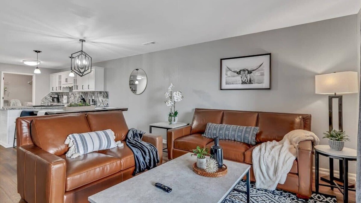 Table Rock Condo | Renovated Luxury! Indoor and Outdoor Pools!