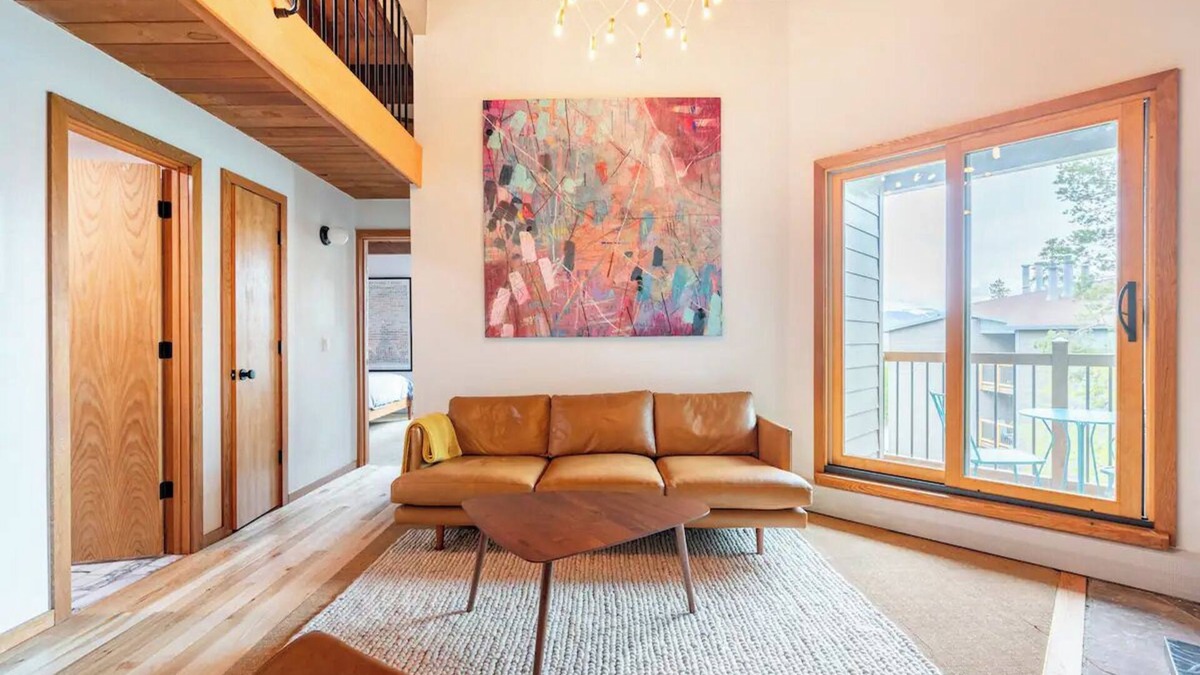 Wildernest Condo | Renovated Mid-Century 2Bd + Loft - Sleeps 8