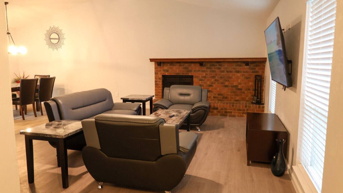 Flower Mound House | Renovated modern Flower Mound home close to DFW airport