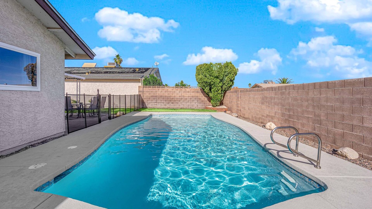 Spring Valley House | Renovated Modern Home with Pool. Minutes from the Las Vegas Strip