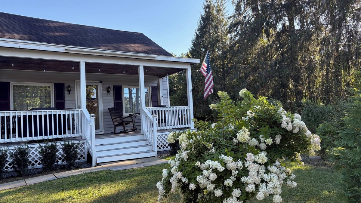 Cooperstown Apartment | Renovated private Apartment CLOSE to town and the Dreams Park!