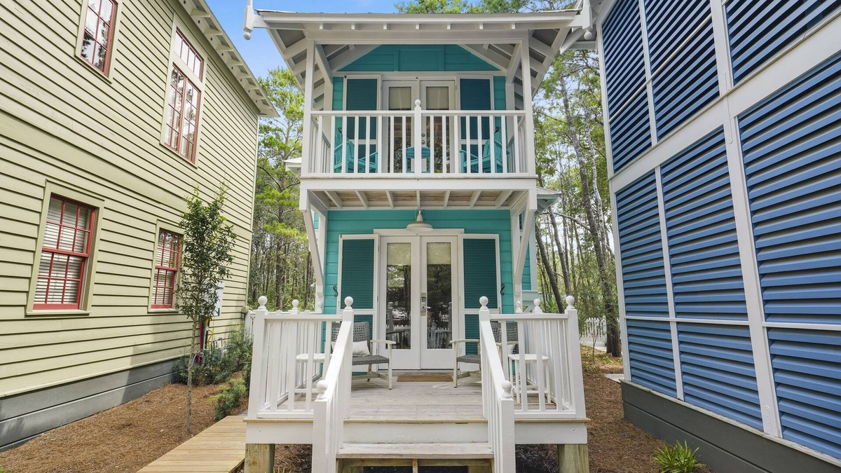 Seaside Cottage | Renovated Seaside Cottage, Pet Friendly, Luxury Touches+ 2 Adult Bikes!