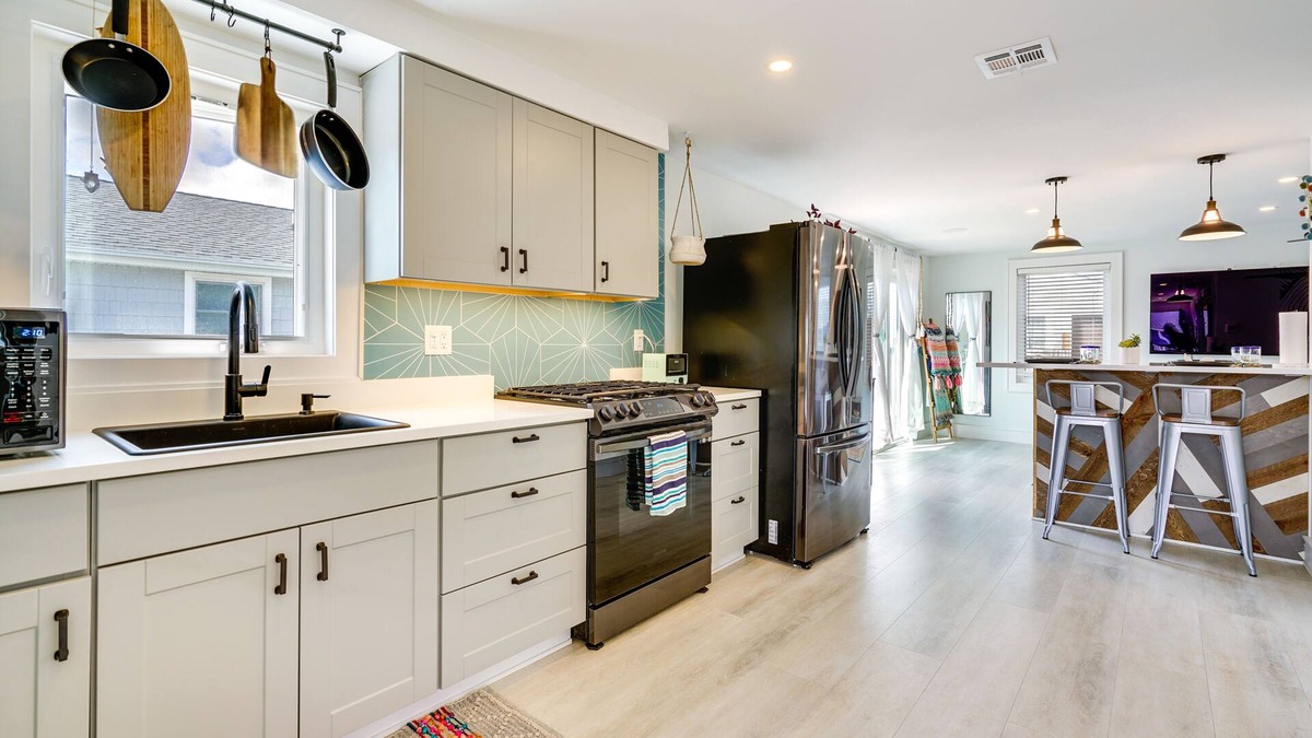 South Seaside Park Cottage | Renovated Seaside Park Cottage: Steps to Beach!