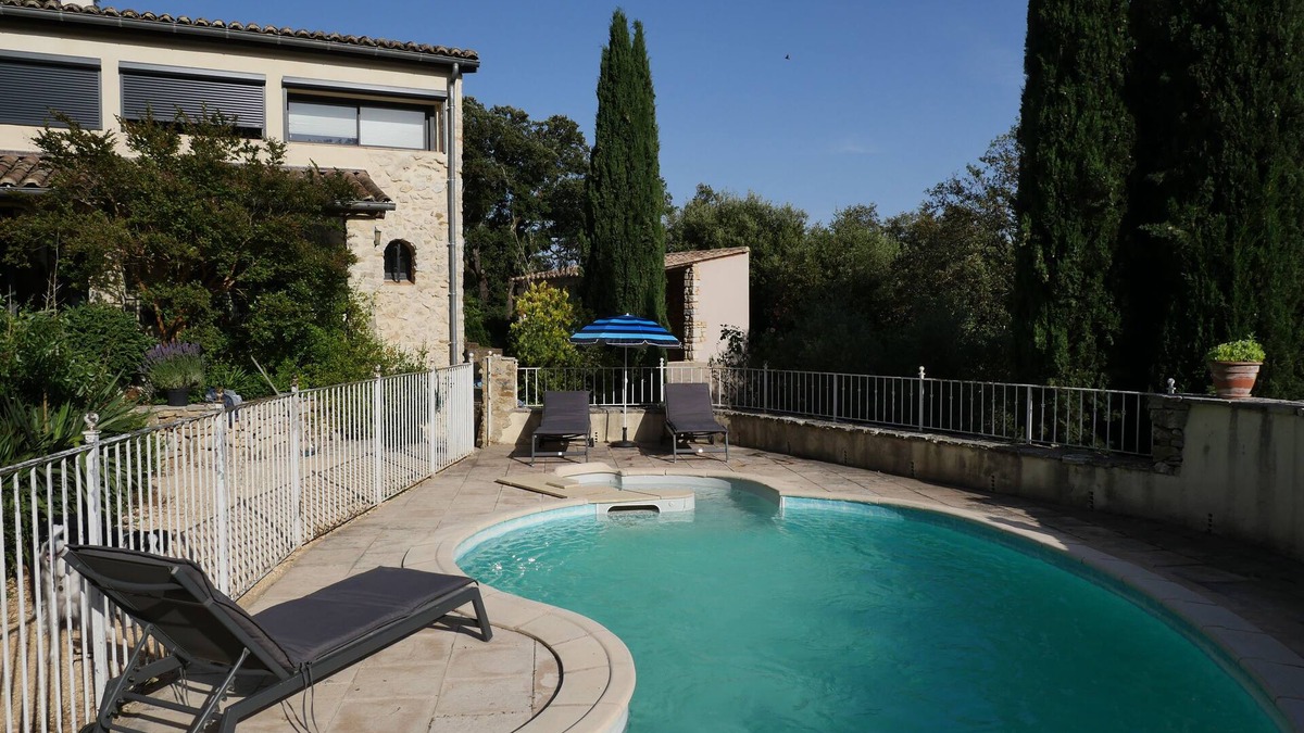 Aigaliers House | Renovated sheepfold in the garrigue of the Duchy of Uzès!