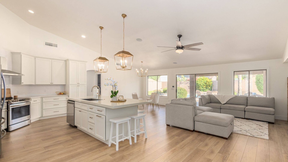Peoria House | Renovated & Spacious 4Bed/3Bath Entertainers Home w/HEATED Pool