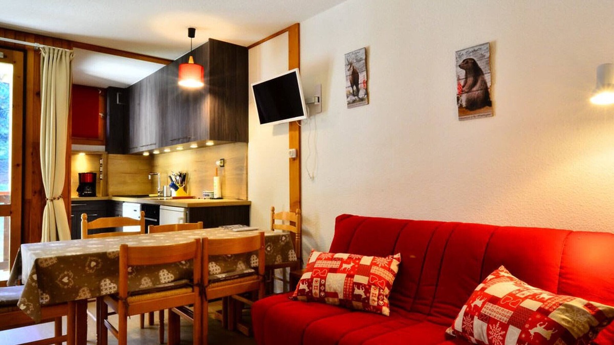 Montchavin Apartment | Renovated studio 4-5 pers. Montchavin, near slopes and shops, free parking