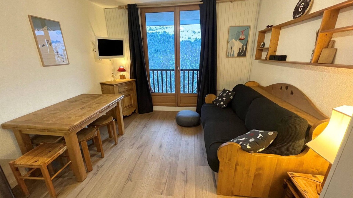 Flaine Apartment | Renovated Studio - Flaine Forêt - 4 ppl, Balcony, Ski Locker