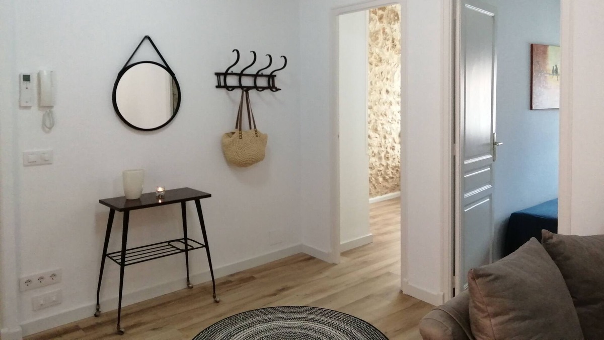 Tortosa House | Renovated town house, at the foot of the greenway, between the beach and the mountains.