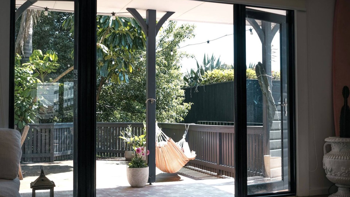 Merewether Heights House | Renovated Treetop Cottage only 5 minutes from Merewether Beach