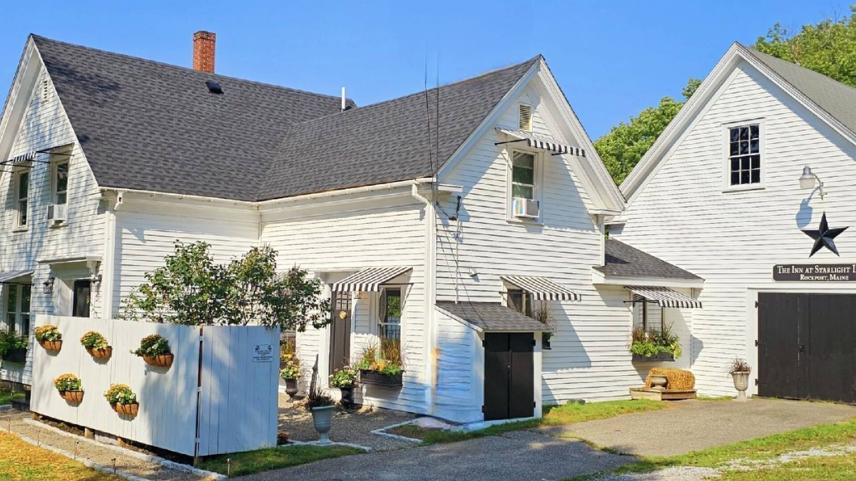 Camden House | Renovated Turn Of The Century Farmhouse with three bedrooms