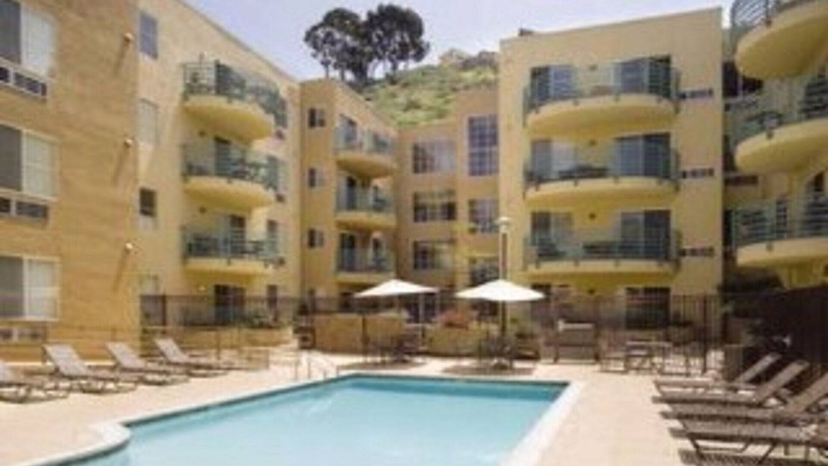 Mission Valley Resort | Renowned San Diego Zoo and the Old Globe Theatre nearby!