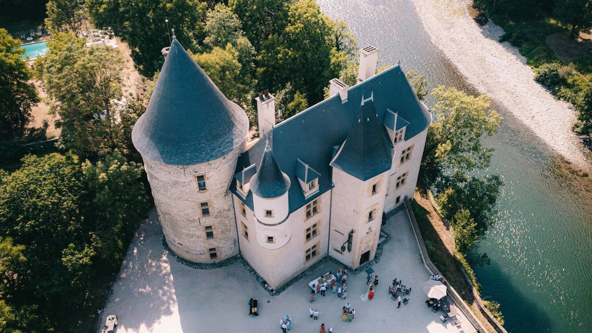 Saint-Martory Villa | Rent a unique french castle for your family vacations