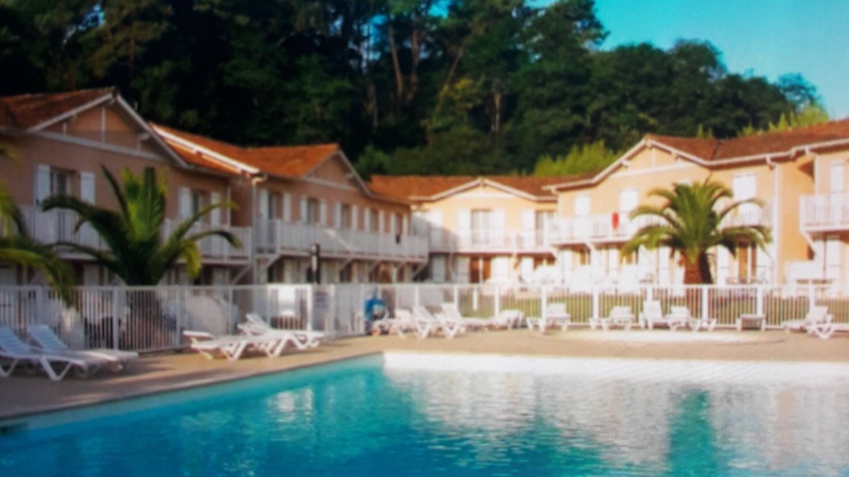 Anglet House | rent T3 with swimming pool terrace full south and garden