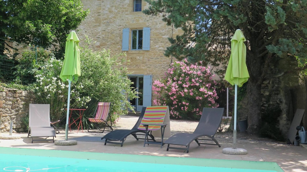 Argilliers House | Rental old farmhouse, 5 people in Argilliers, between Uzes and Pont du Gard.