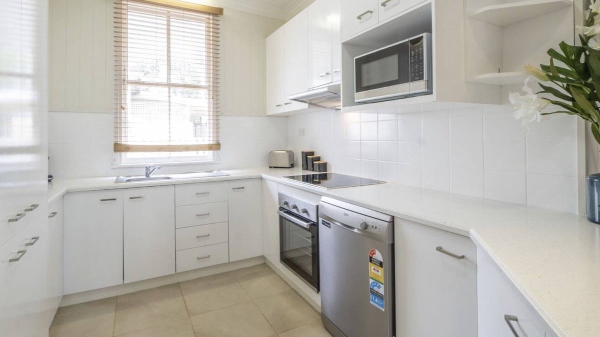 South Toowoomba House | “Renwick”an Entertainers Delight🥂+ stroll to the city. FREE WIFI and parking.