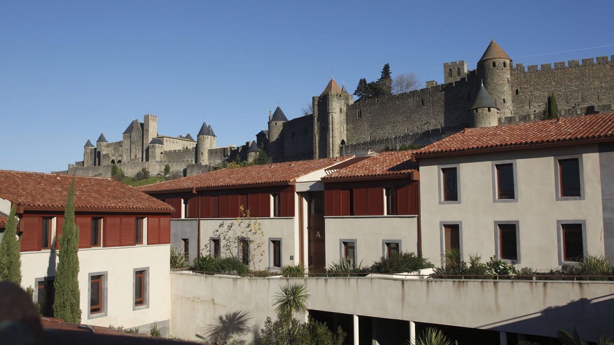 Carcassonne Apartment | res. La Barbacane, Carcassonne, studio for 2 people.