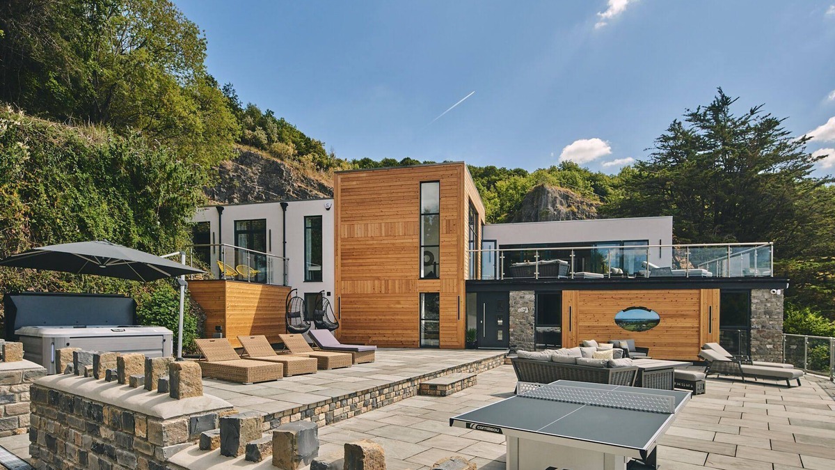 Cheddar Cottage | Reservoir View - a modern home that sleeps 8 guests in 4 bedrooms
