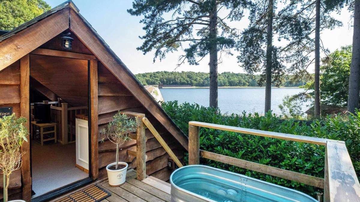 Leicester Apartment | Reservoir View Summar