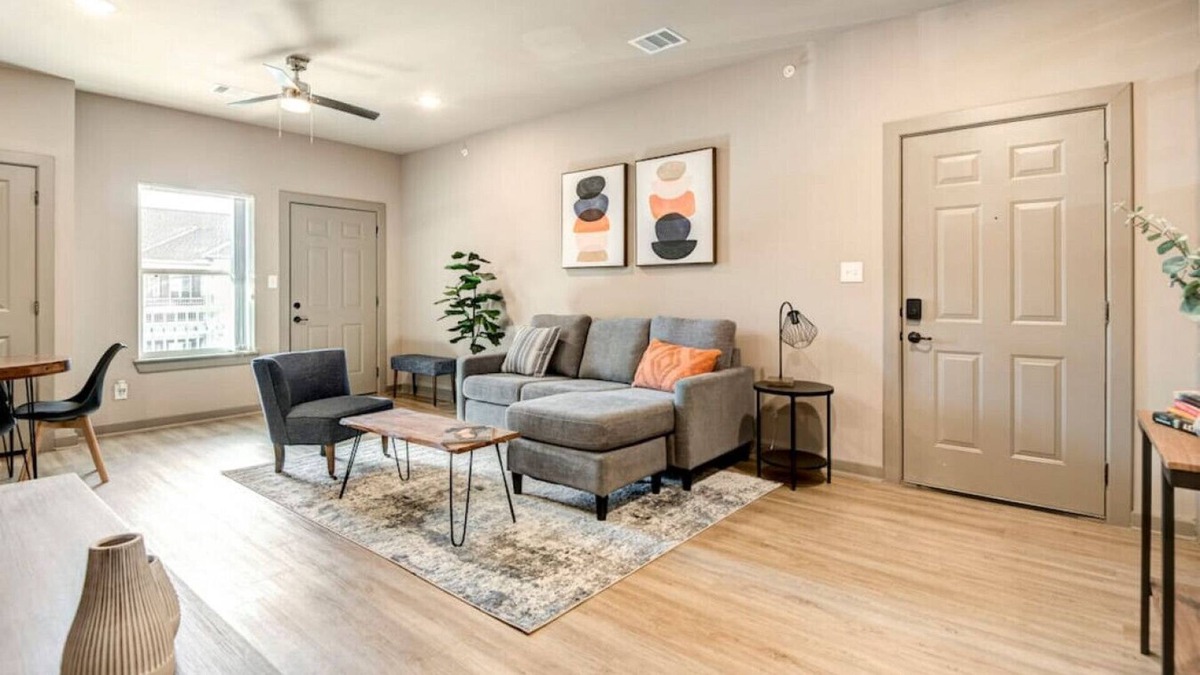 Bammel Apartment | Resheda - E5 · CozyCypress 2/2 Apt, Full Kitch, W/D, FreeParking!