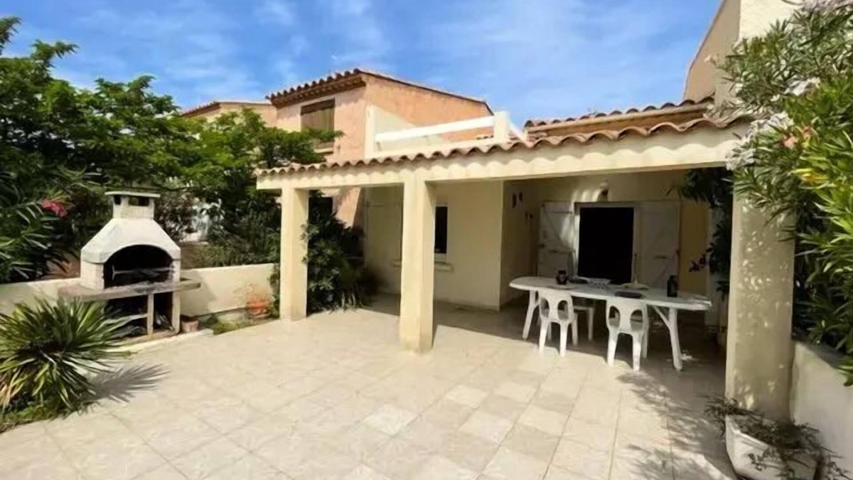 Saint-Pierre-la-Mer Villa | Residence 8argo83-saint Pierre La Mer - Vintage family house 100m from the beach 8ARGO83