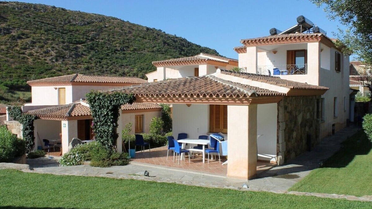 Tanaunella House | Residence BouganVillage