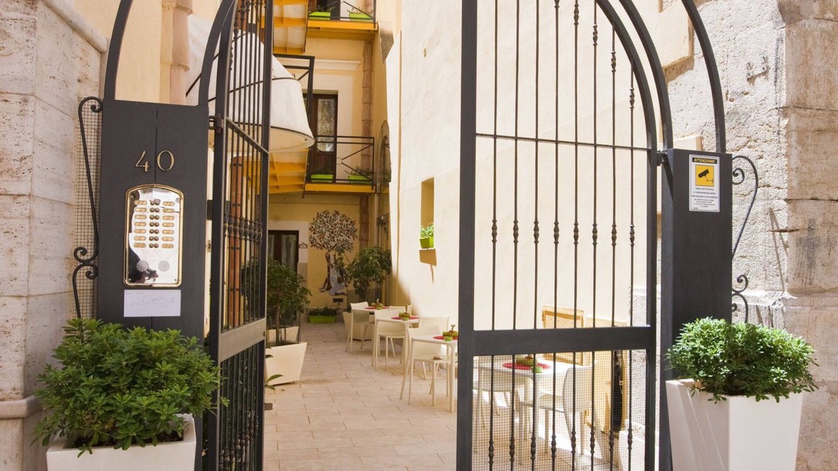 Trapani City Centre Hotel | Residence Cortile Mercè