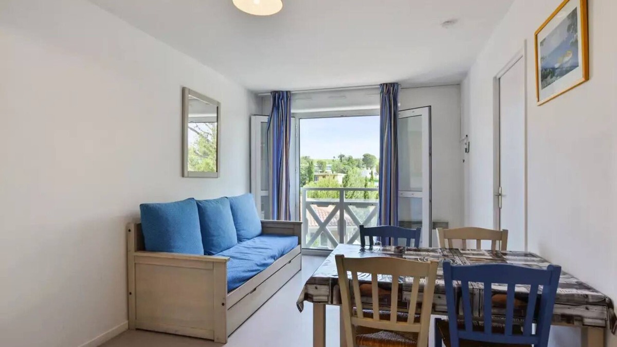 Carnoux-en-Provence Apartment | Residence Debussy - maeva Home - 2-Room Apartment 4 People - Budget