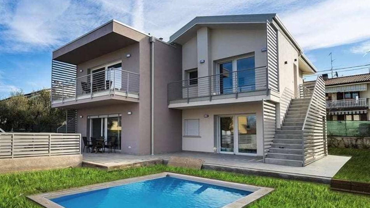 Montioni Apartment | Residence Fontana di Trevi- modern, pool, Wifi