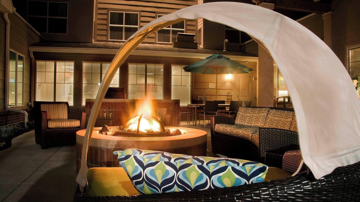 Maumee Hotel | Residence Inn by Marriott Toledo Maumee