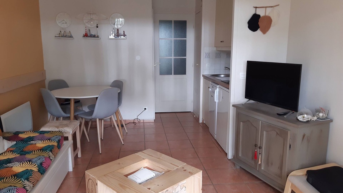 Lacanau-Ocean Apartment | Residence Lacanau les Pins - T2 apartment with private and heated pool