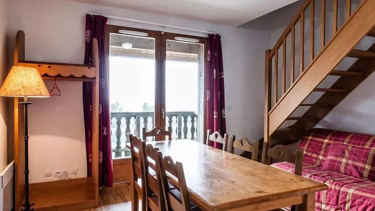 Besse-et-Saint-Anastaise Apartment | Residence Le Bois De La Reine* - 3 Room Duplex Cabin Apartment 6/8 People